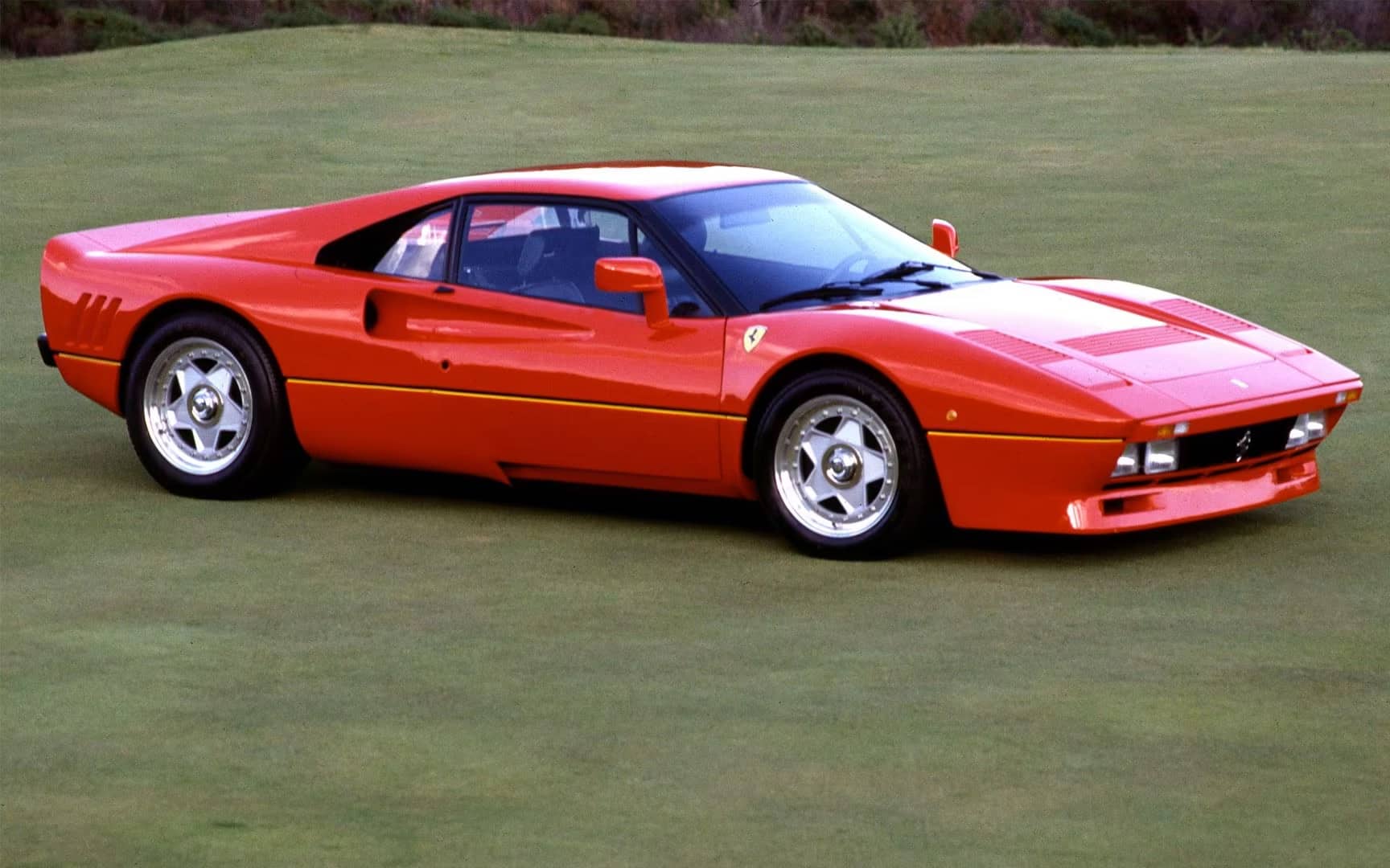 5de639327953932d566aa5b3-ferrari-gto-1984-chassis-desk